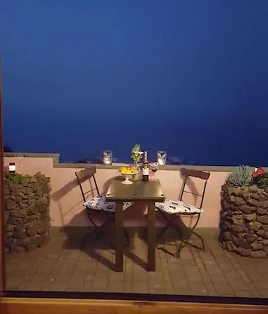 Apartament Primavera Peqa *